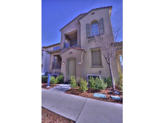 Milpitas, CA 95035,917 LUZ DEL SOL LOOP