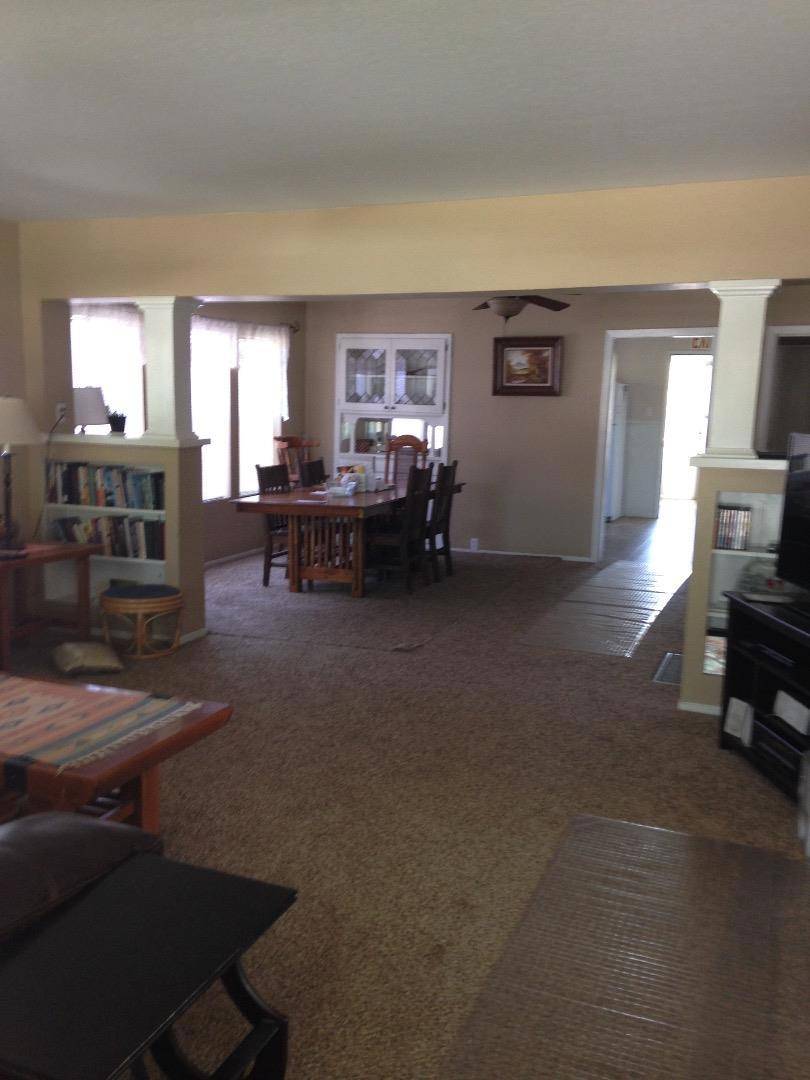Hollister, CA 95023,1037 Monterey