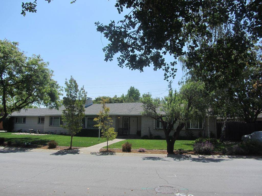 Los Altos, CA 94024,1996 Colleen DR