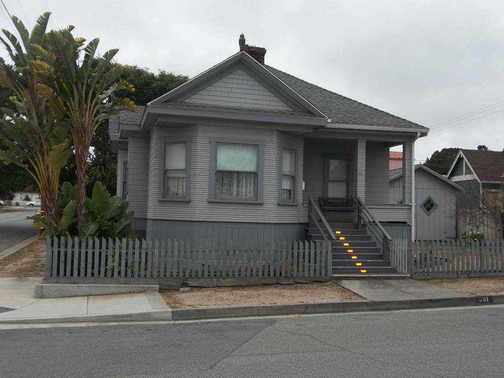 Pacific Grove, CA 93950,681 Spruce AVE