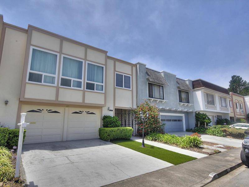 Daly City, CA 94015,67 Saint Marks CT