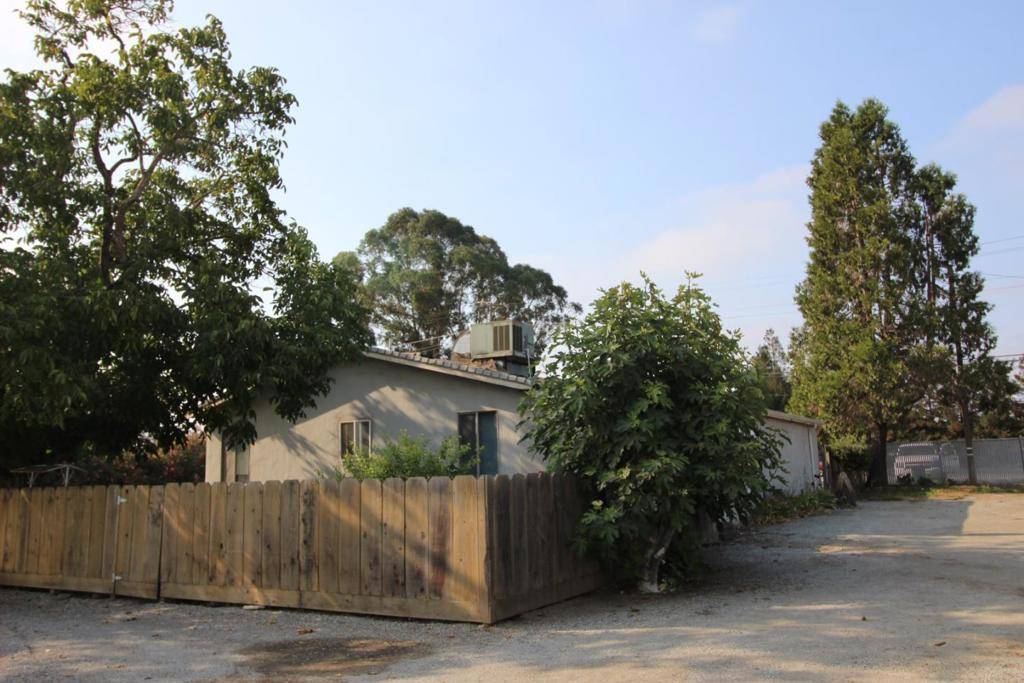 Gilroy, CA 95020,2025 Pacheco Pass HWY