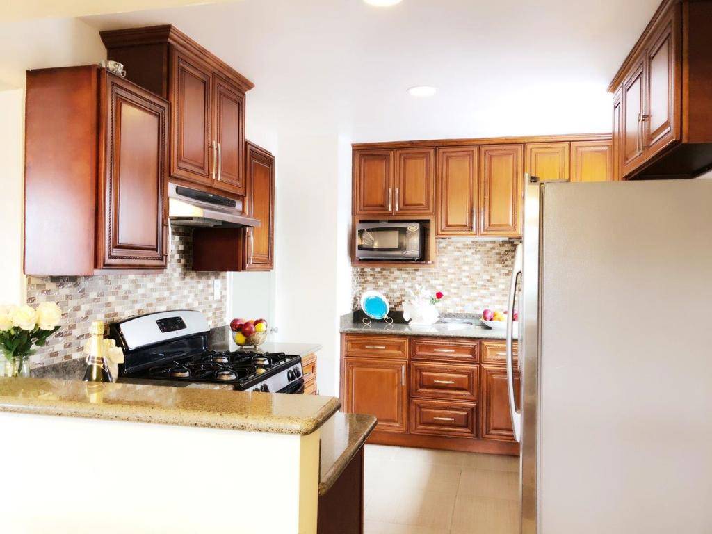 San Leandro, CA 94579,1024 Burkhart AVE