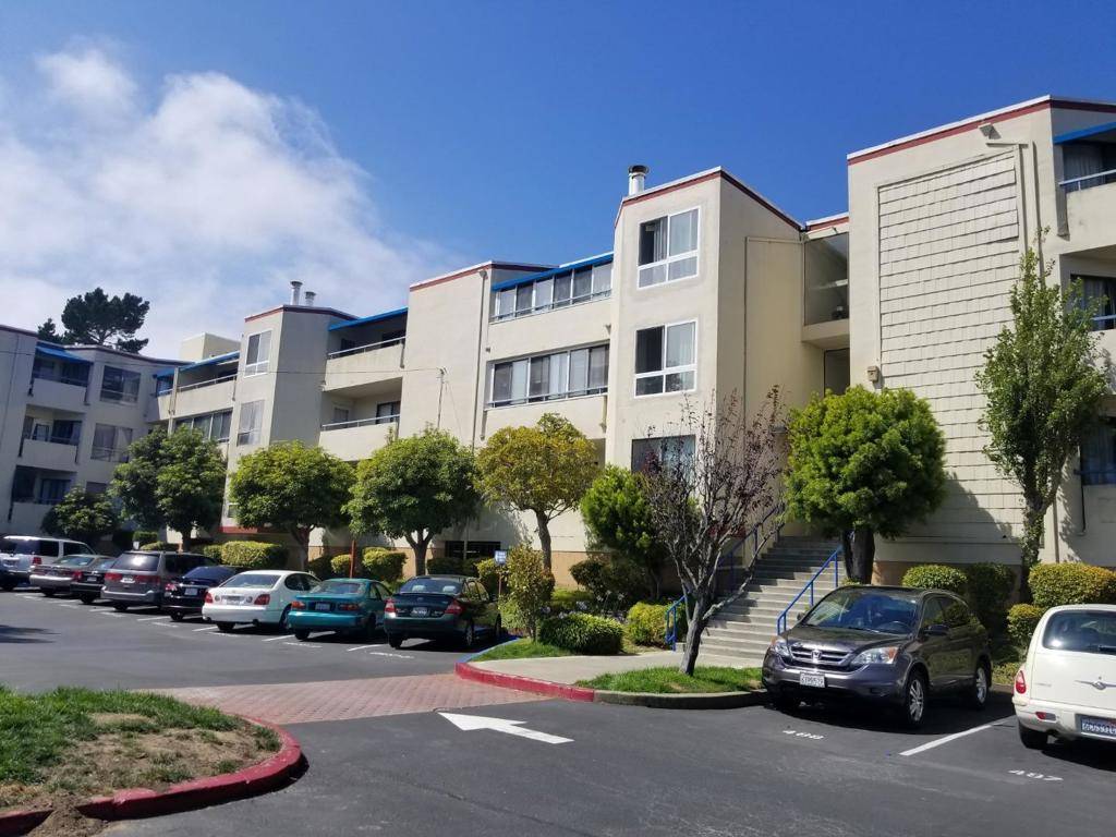 Daly City, CA 94015,1551 Southgate AVE #241