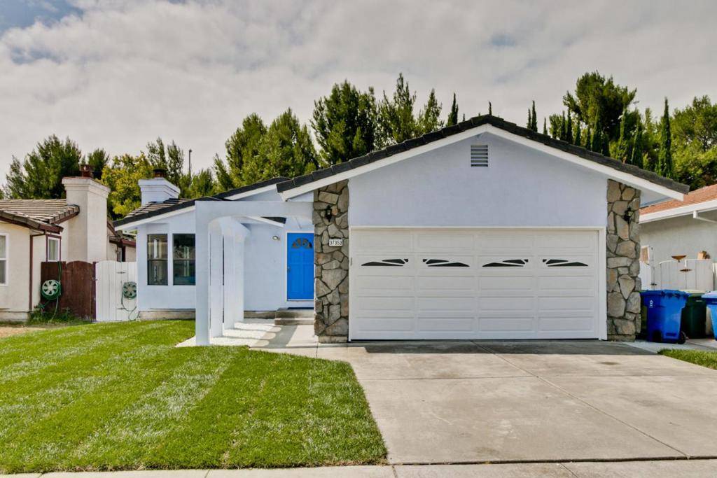 Newark, CA 94560,37353 Ezra DR