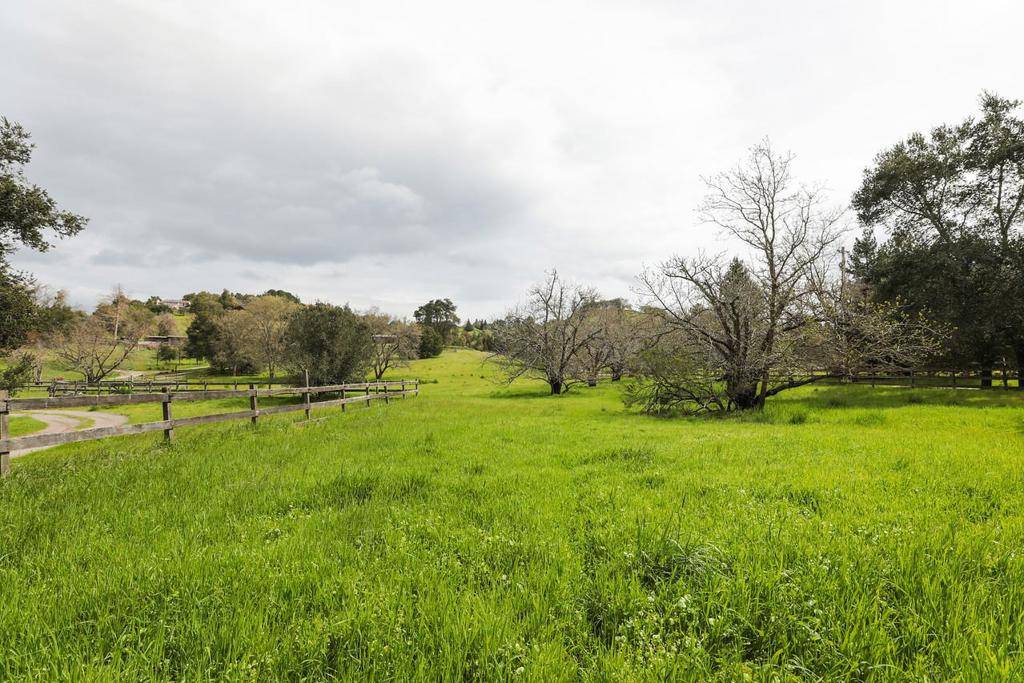 Los Altos Hills, CA 94022,Address not disclosed