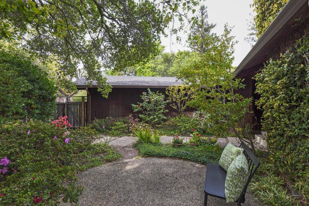 Portola Valley, CA 94028,Address not disclosed