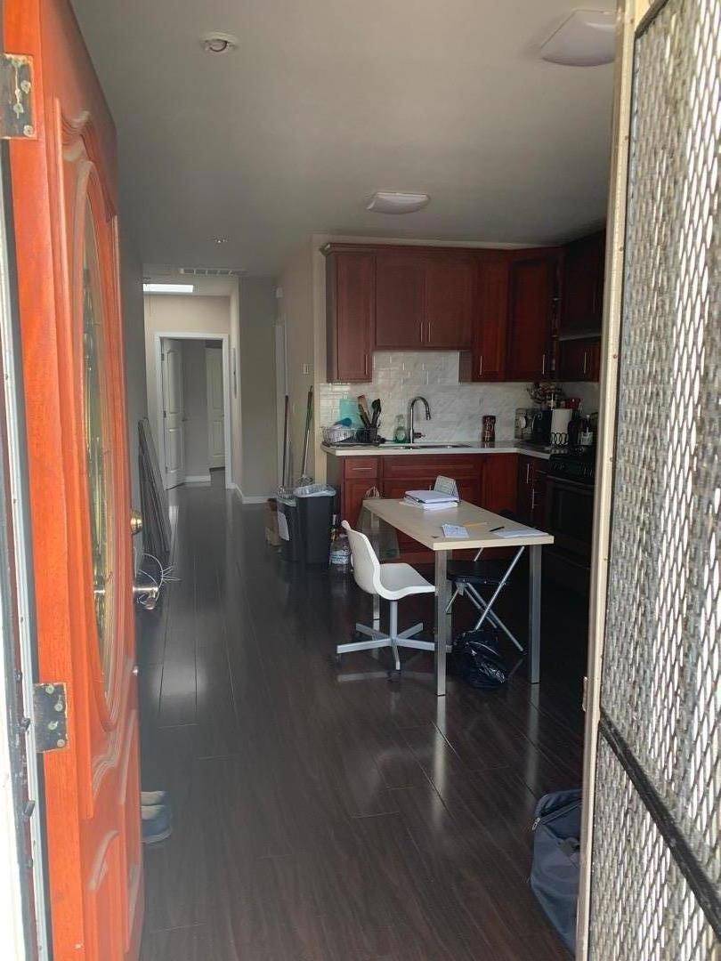 San Francisco, CA 94112,Address not disclosed