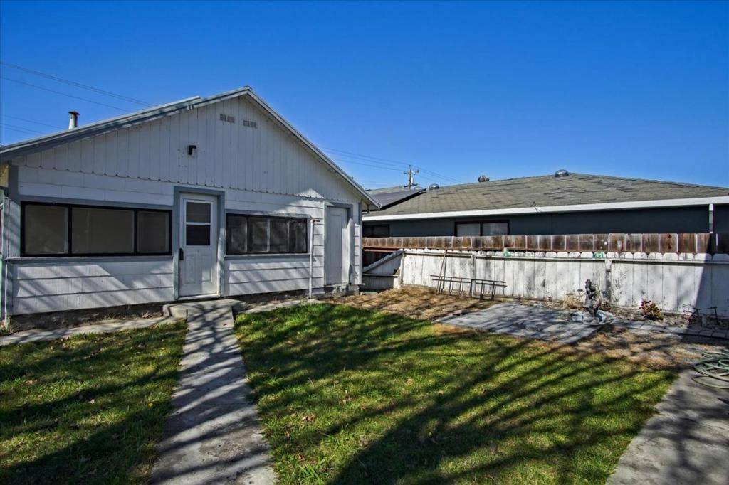 Hollister, CA 95023,1099 Powell ST