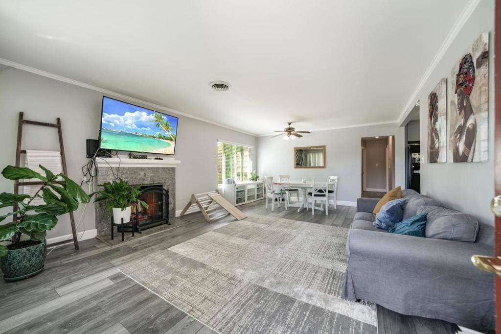 Redwood City, CA 94061,Address not disclosed