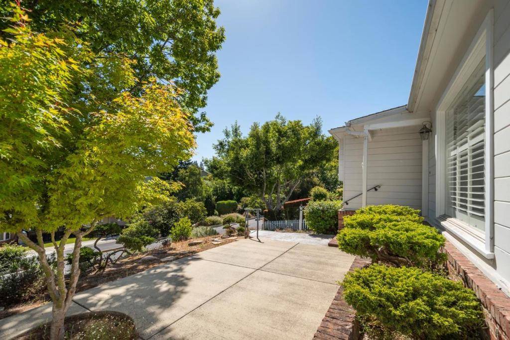 Burlingame, CA 94010,1517 La Mesa DR