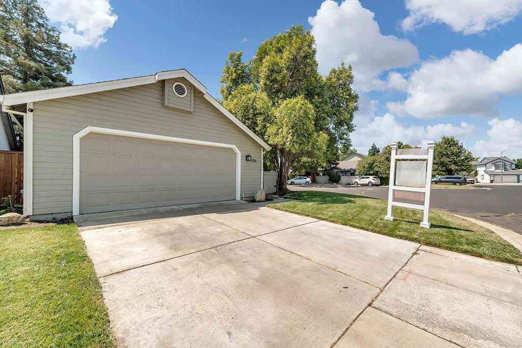 Manteca, CA 95336,206 Laurelwood CIR