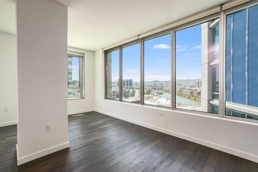 CA 94158,1000 3rd ST #1206