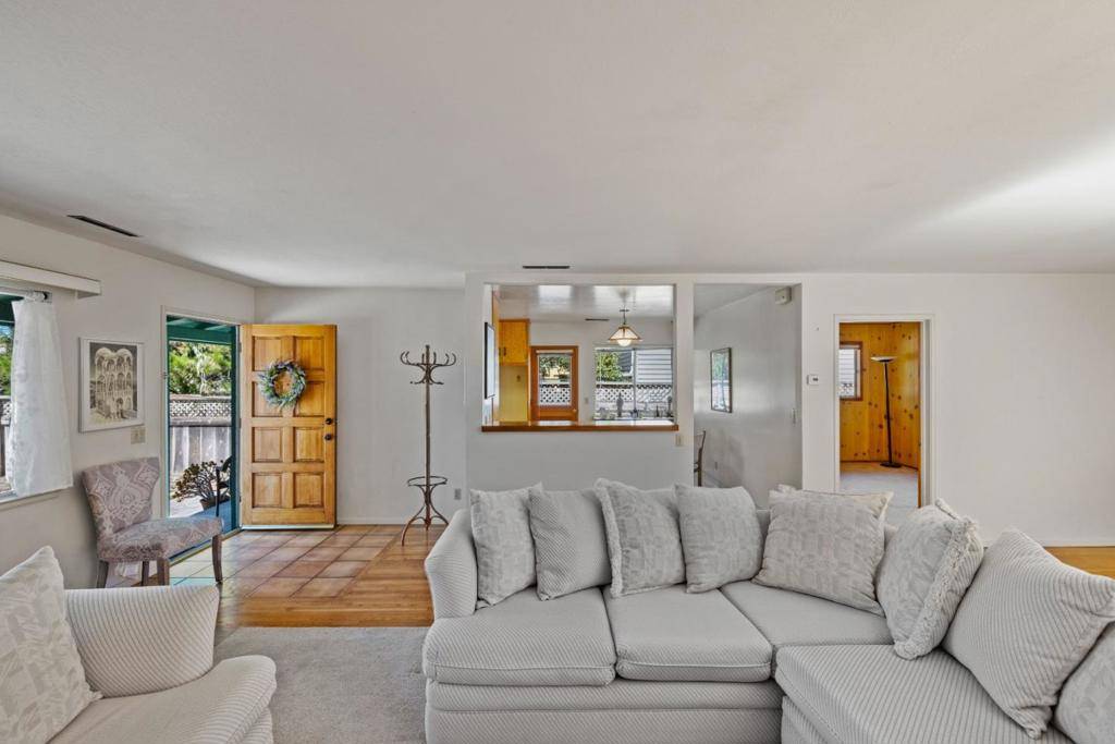 Pacific Grove, CA 93950,1186 Jewell AVE