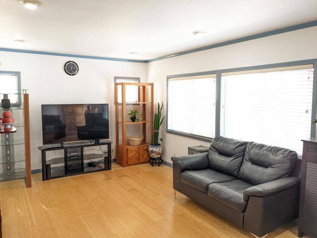 Oakland, CA 94606,2400 Highland AVE