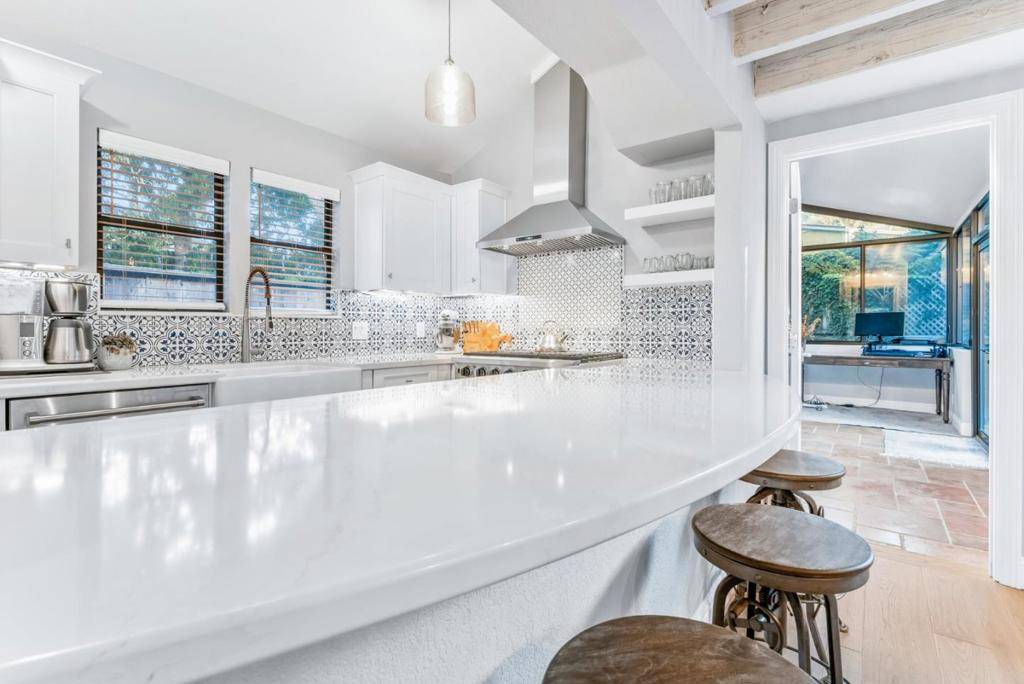 Pacific Grove, CA 93950,806 Todd LN