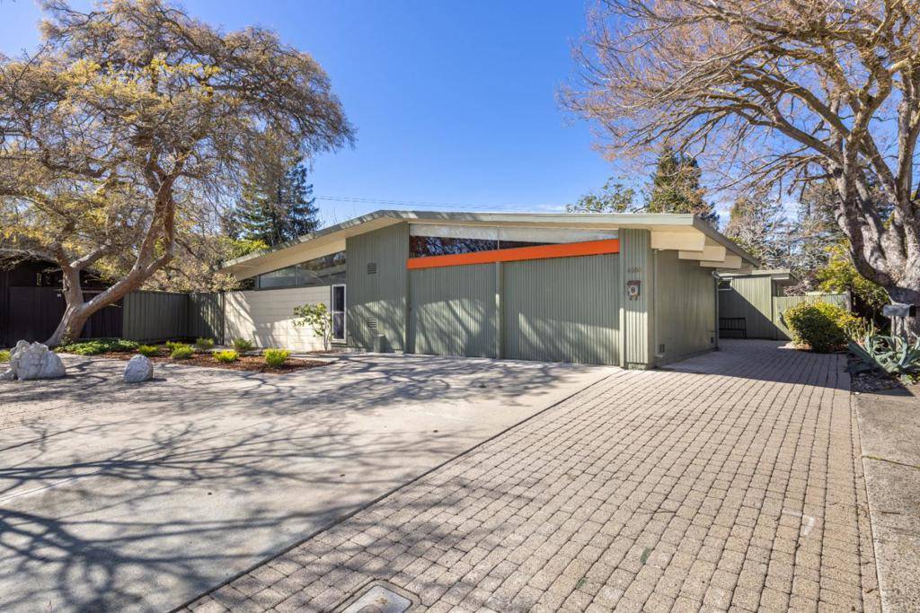 Palo Alto, CA 94306,4034 Ben Lomond DR