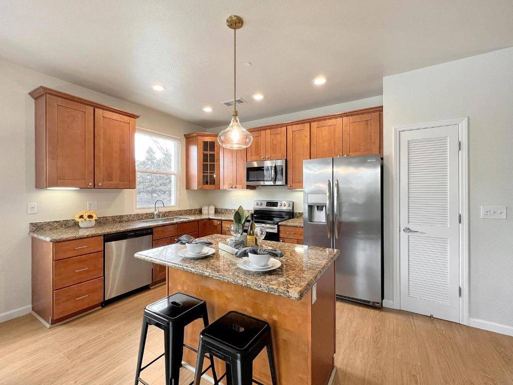 San Jose, CA 95128,1445 Fruitdale AVE #115