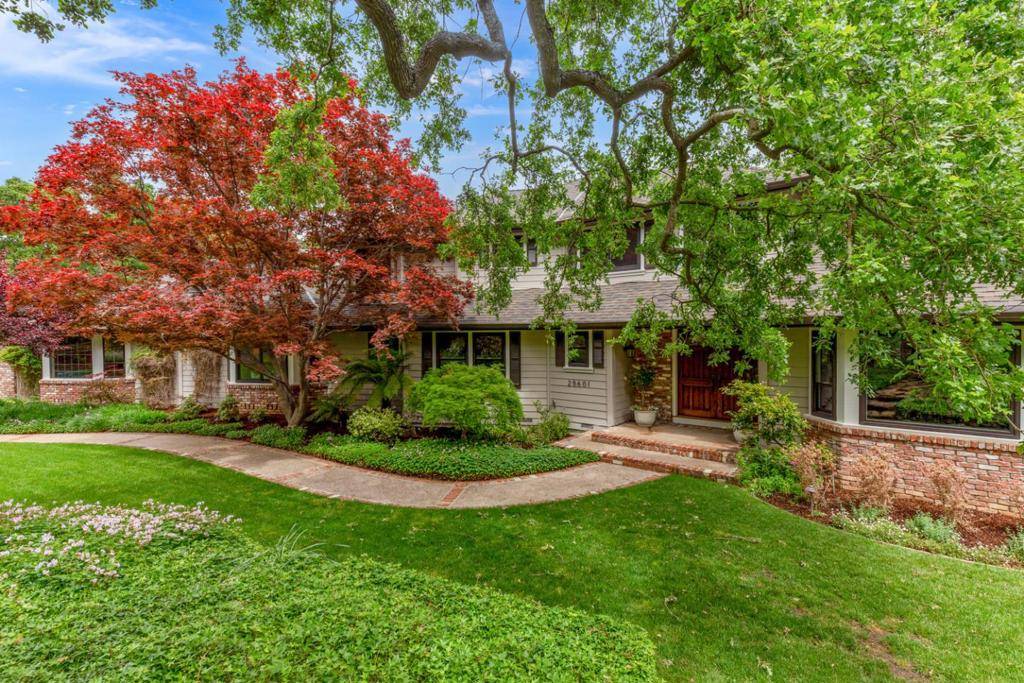 Los Altos Hills, CA 94024,25601 Fernhill DR