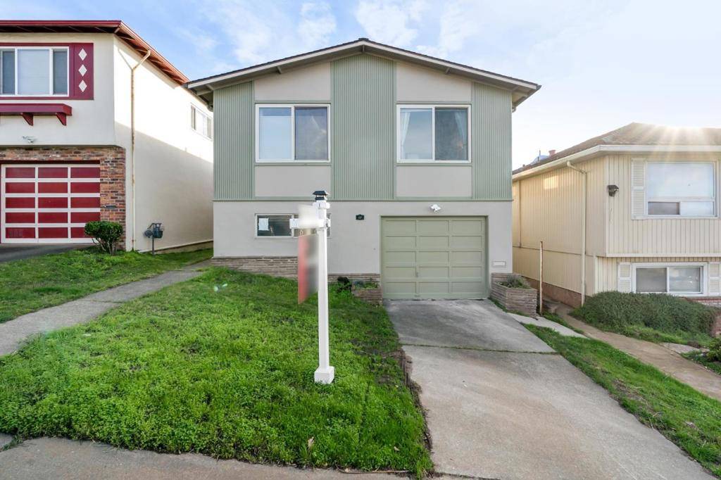 Daly City, CA 94015,17 Westline DR