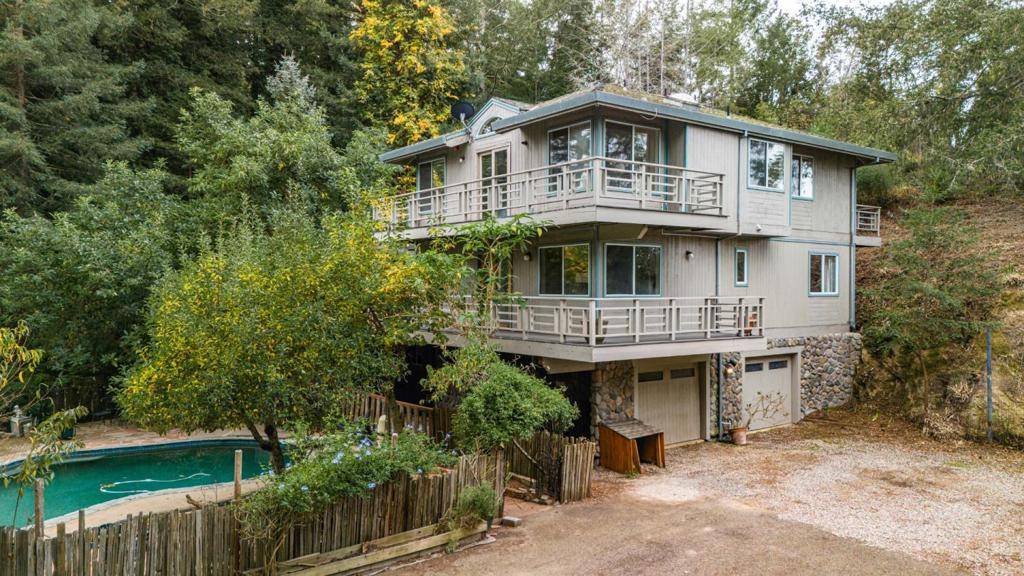 Soquel, CA 95073,2345 Laurel Glen RD