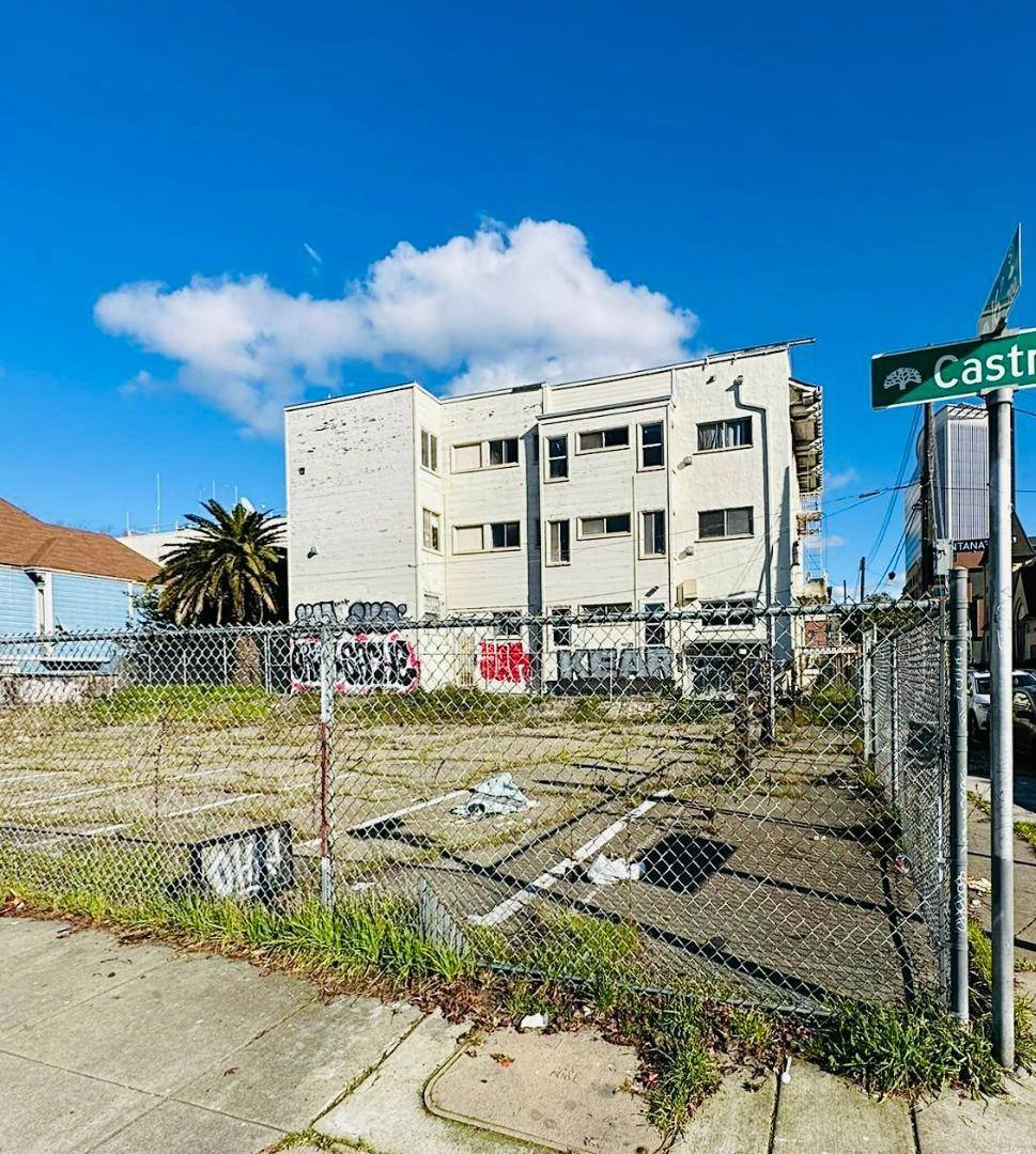 Oakland, CA 94612,698 16th ST