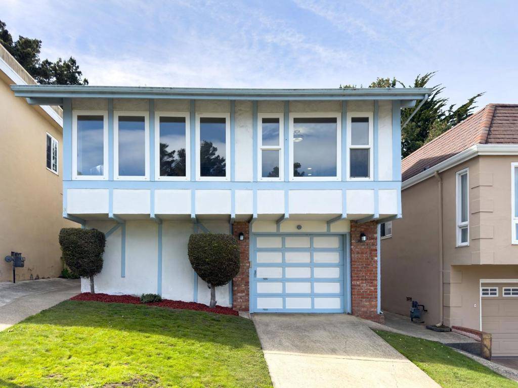 Daly City, CA 94015,8 Christopher CT