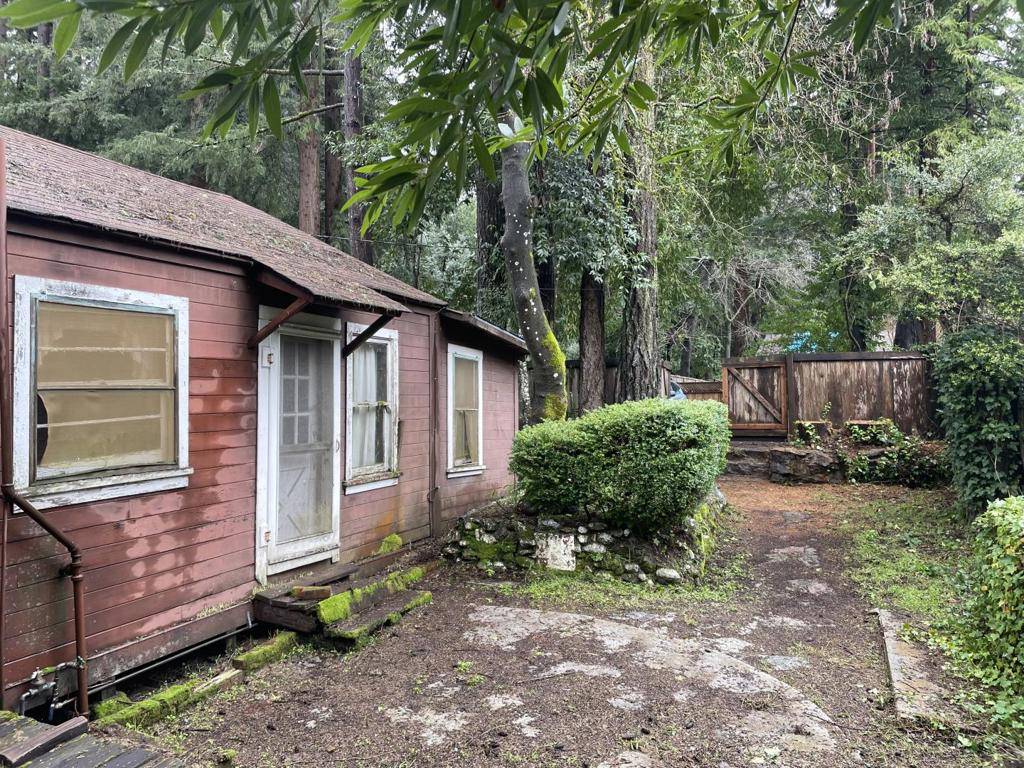 Ben Lomond, CA 95005,260 Woodland DR