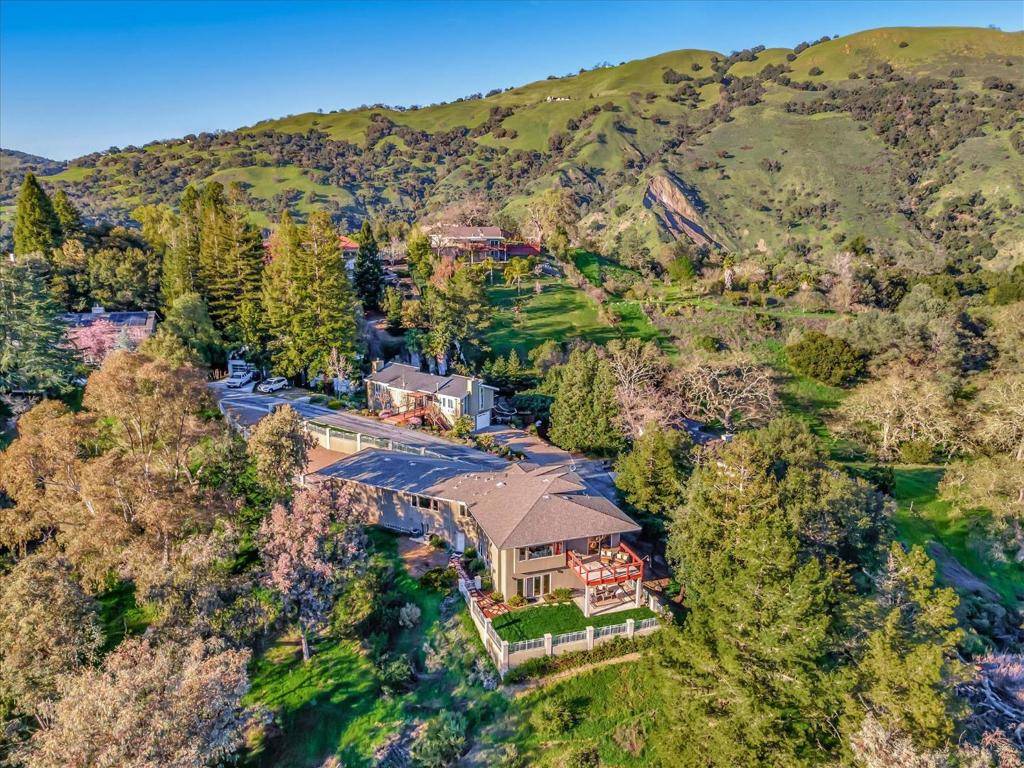 Morgan Hill, CA 95037,16925 Oakridge LN