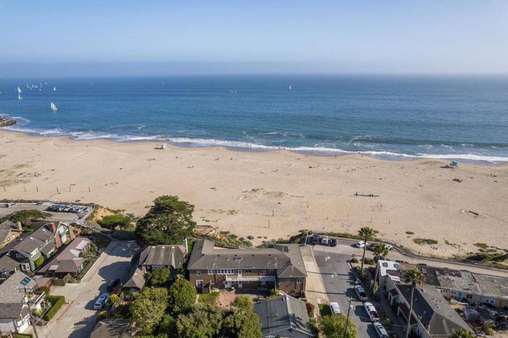 Santa Cruz, CA 95062,1703 E Cliff DR