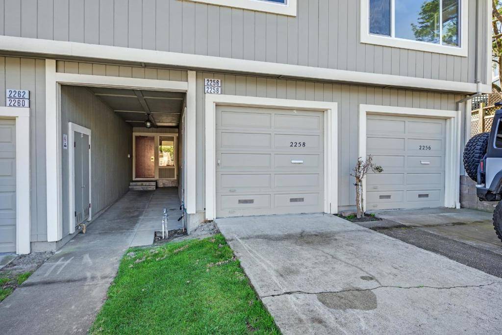 South San Francisco, CA 94080,2258 Greendale DR