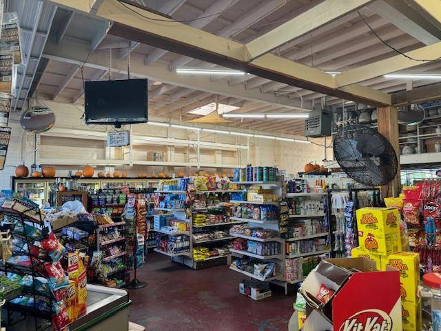 3876 3876 El Camino Real Palo Alto, CA 94306