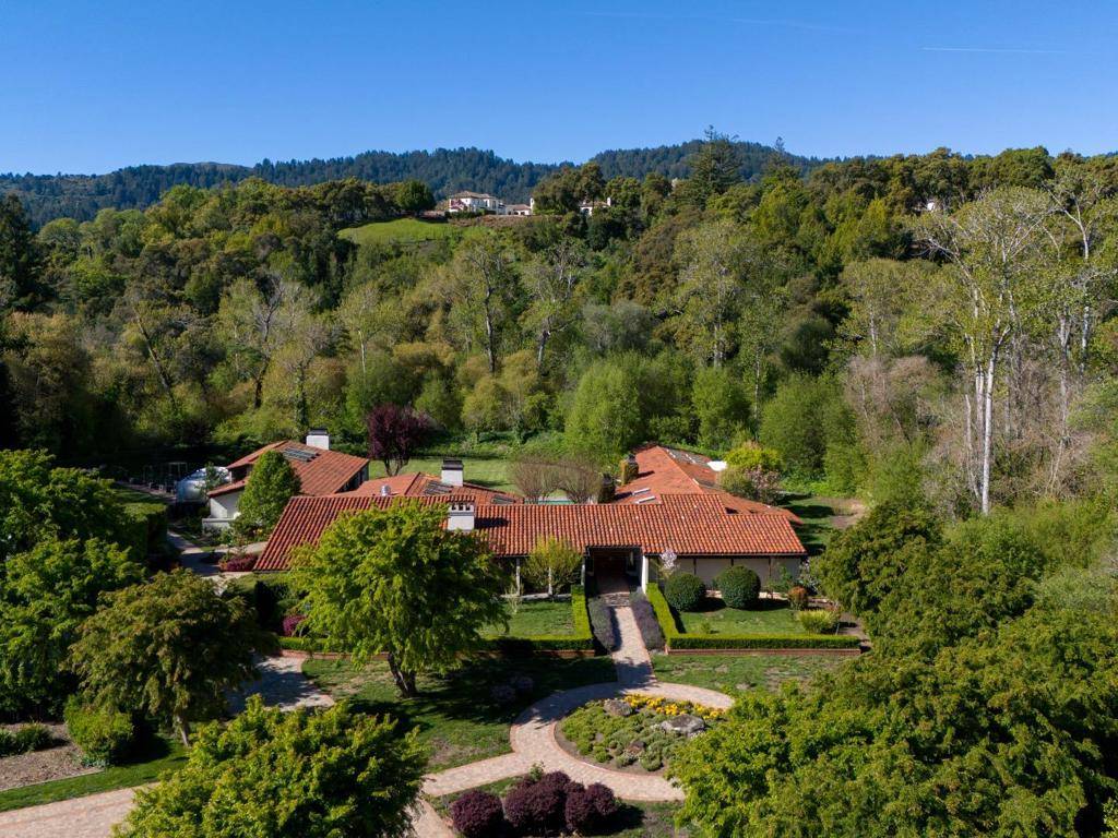 Portola Valley, CA 94028,237 Mapache DR