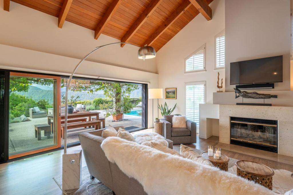 Carmel Valley, CA 93924,15506 Via La Gitana