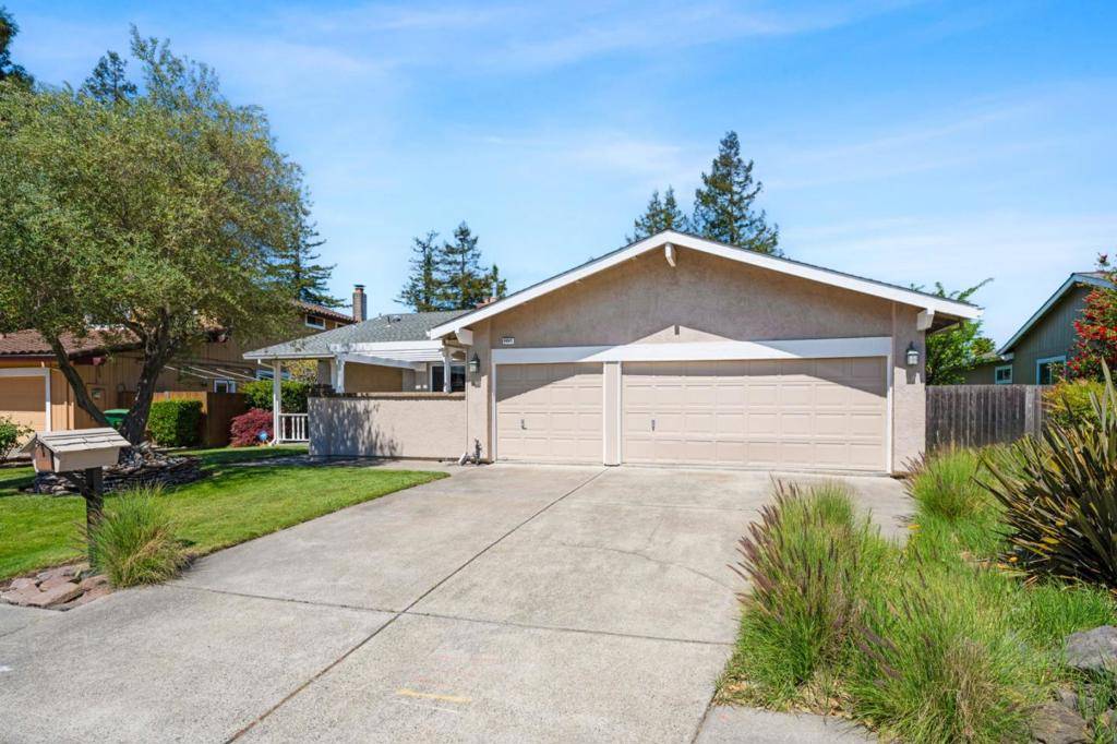 Rohnert Park, CA 94928,4997 Fern PL