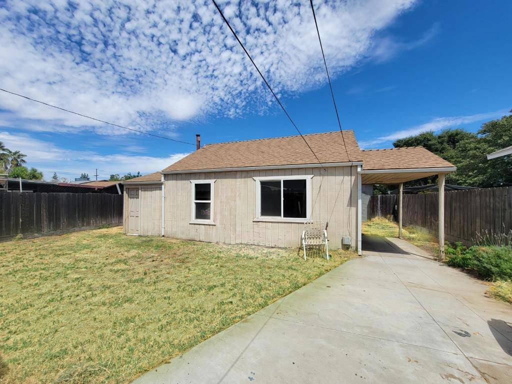 Oakdale, CA 95361,235 Bardo AVE