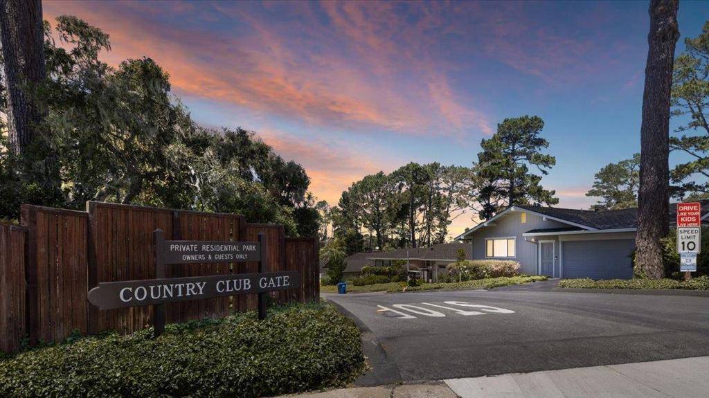 Pacific Grove, CA 93950,76 Country Club Gate