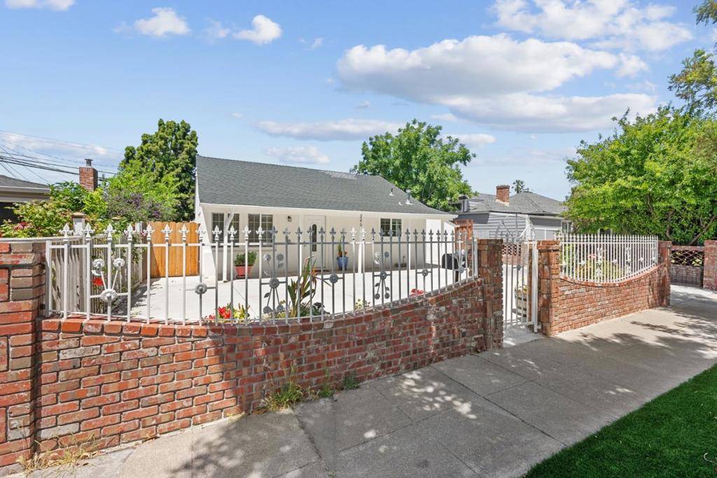 Redwood City, CA 94063,3279 Hoover ST
