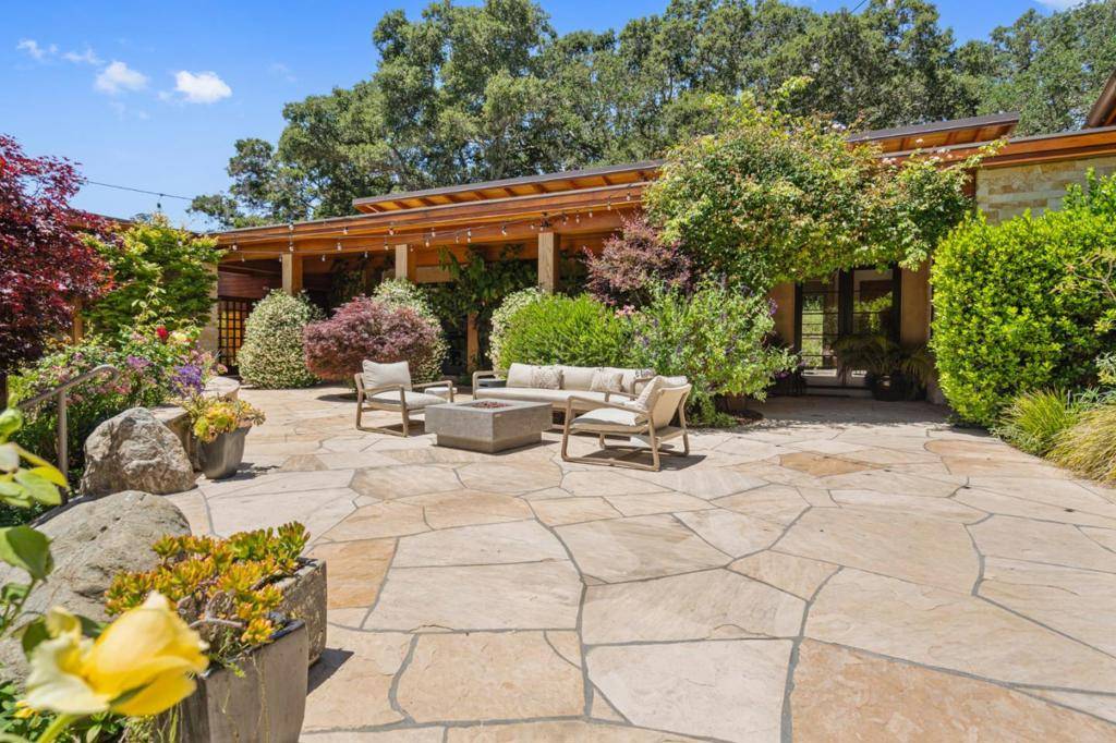 Portola Valley, CA 94028,35 Valencia CT