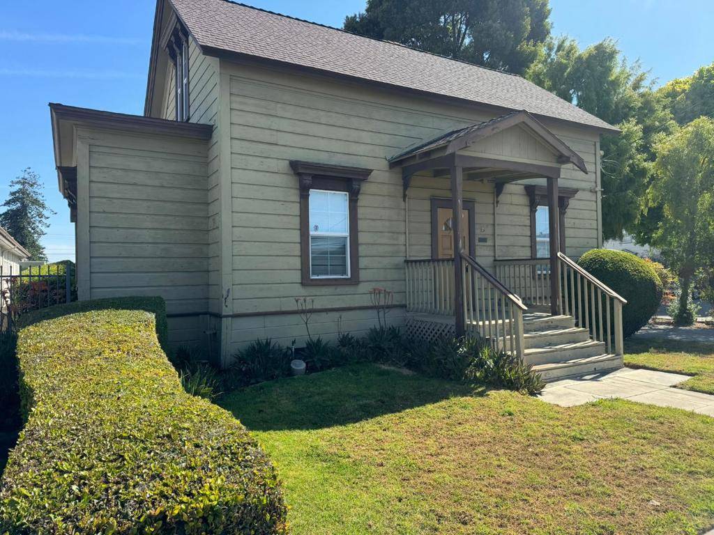 Salinas, CA 93901,15 Maple ST