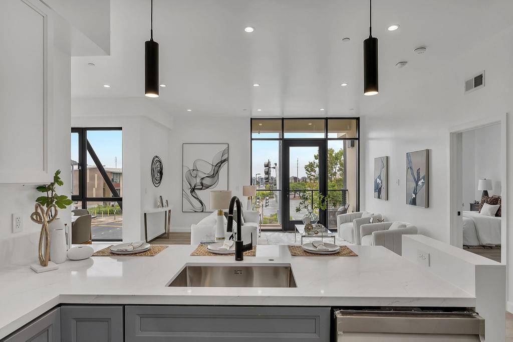 889 Mc Lellan DR #210 South San Francisco, CA 94080