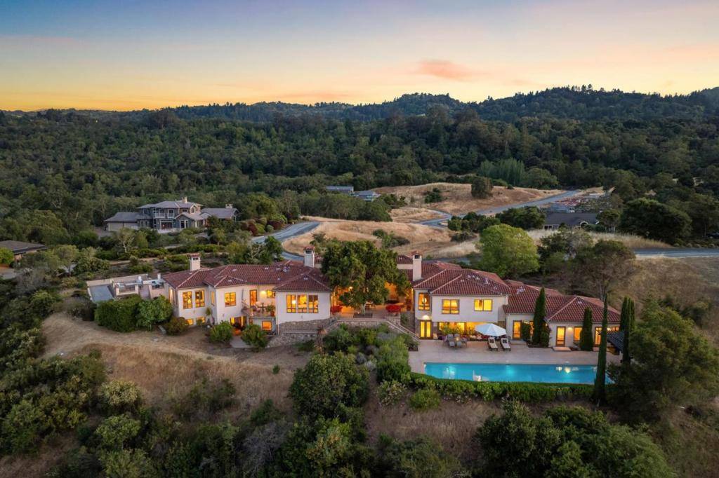 Portola Valley, CA 94028,7 Redberry