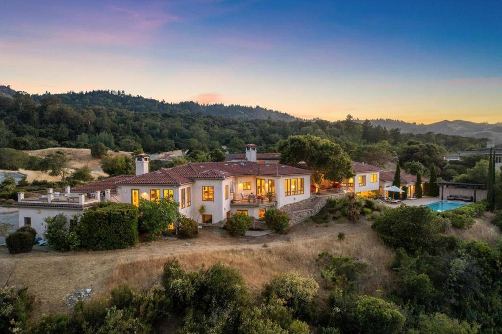 Portola Valley, CA 94028,7 Redberry