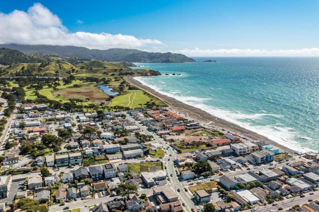 Pacifica, CA 94044,127 Hilton WAY