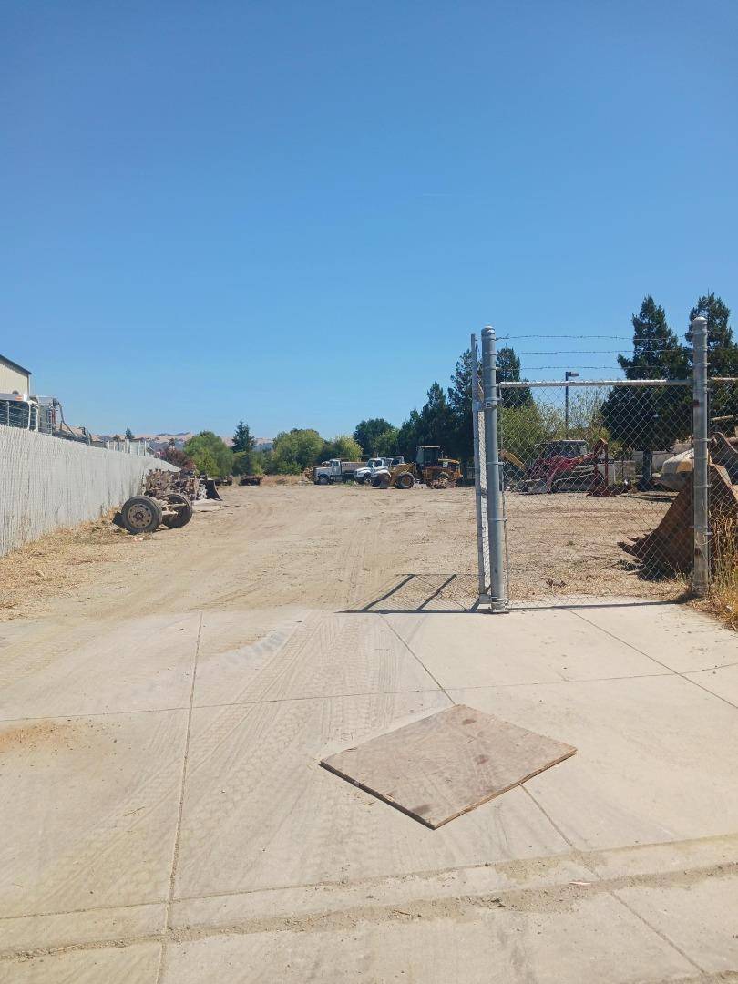 Gilroy, CA 95020,8585 Murray AVE