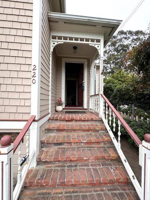 Pacific Grove, CA 93950,220 Willow ST