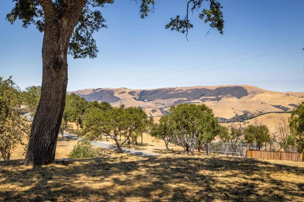 Carmel Valley, CA 93924,35180 Sky Ranch RD