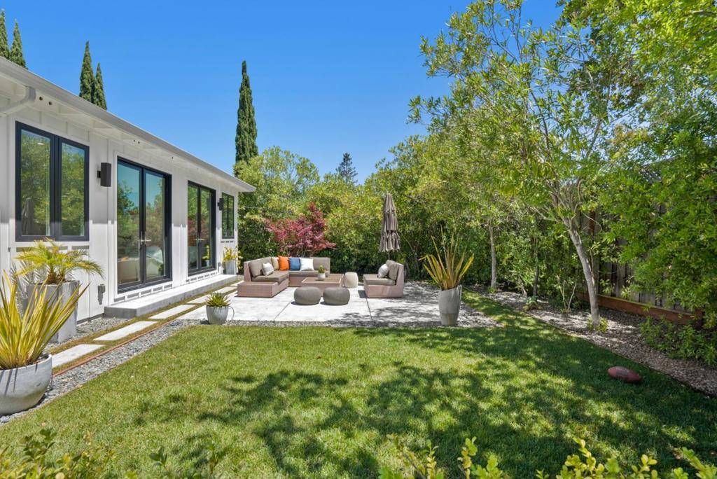 Los Altos, CA 94024,1417 Country Club DR