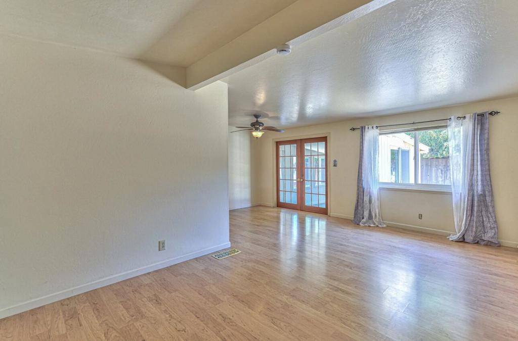 Salinas, CA 93906,218 Navajo DR