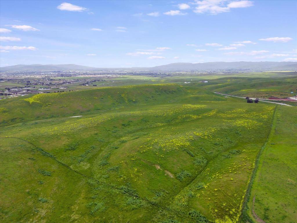Hollister, CA 95023,2000 John Smith Road
